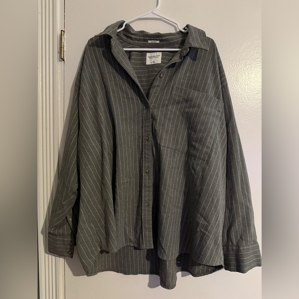 Oversized Abercrombie & Fitch button up flannel 
Xxl